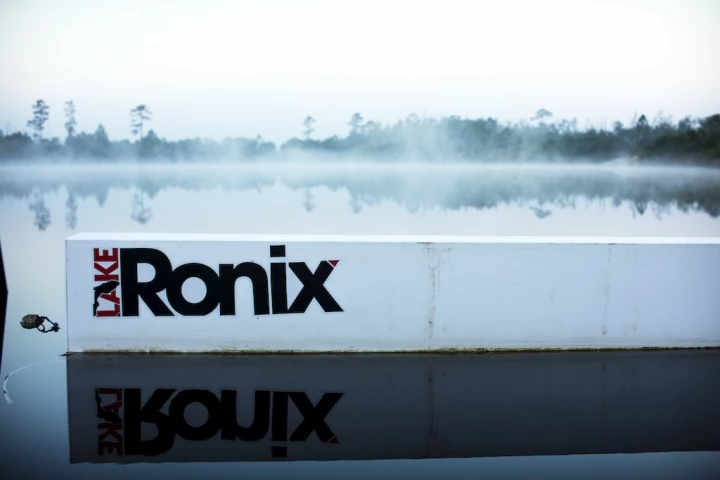https://ronixwake.com/asset/5c49cc1ca36ee/ronix-t.jpg