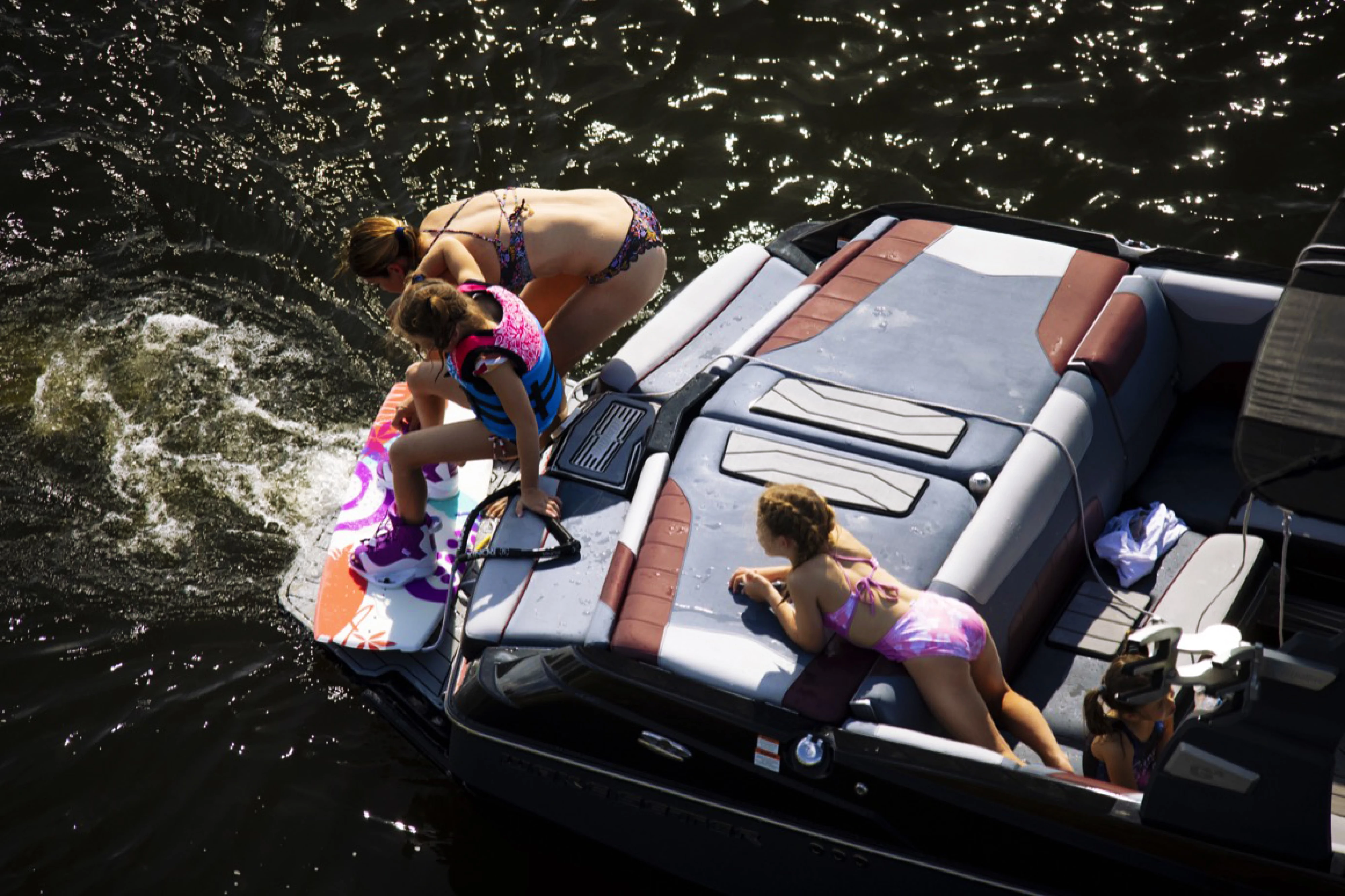 GALLERY-2022 Ronix August Boot 1050.jpg