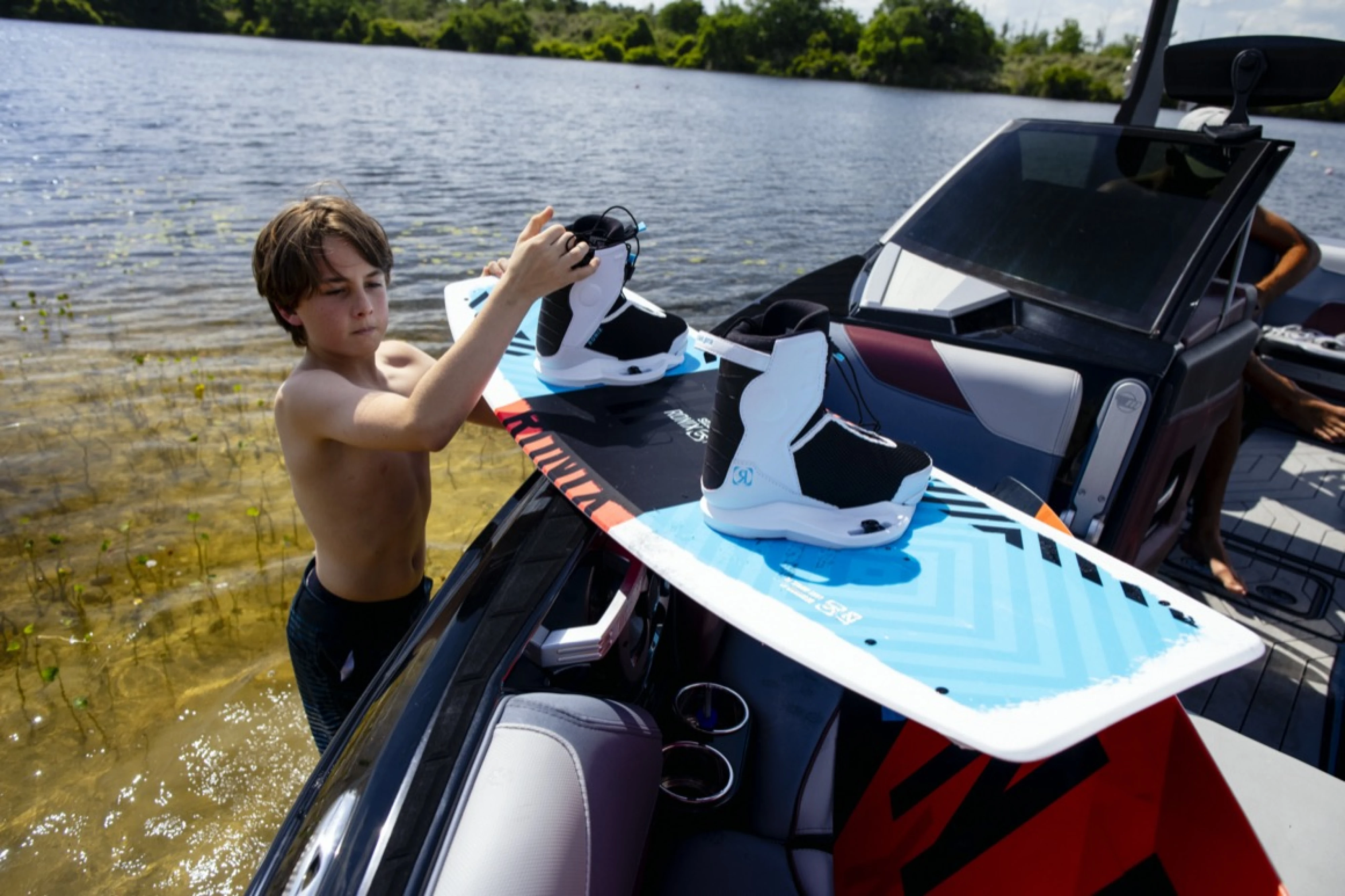 GALLERY_2022 Ronix District 129 Board 924.jpg