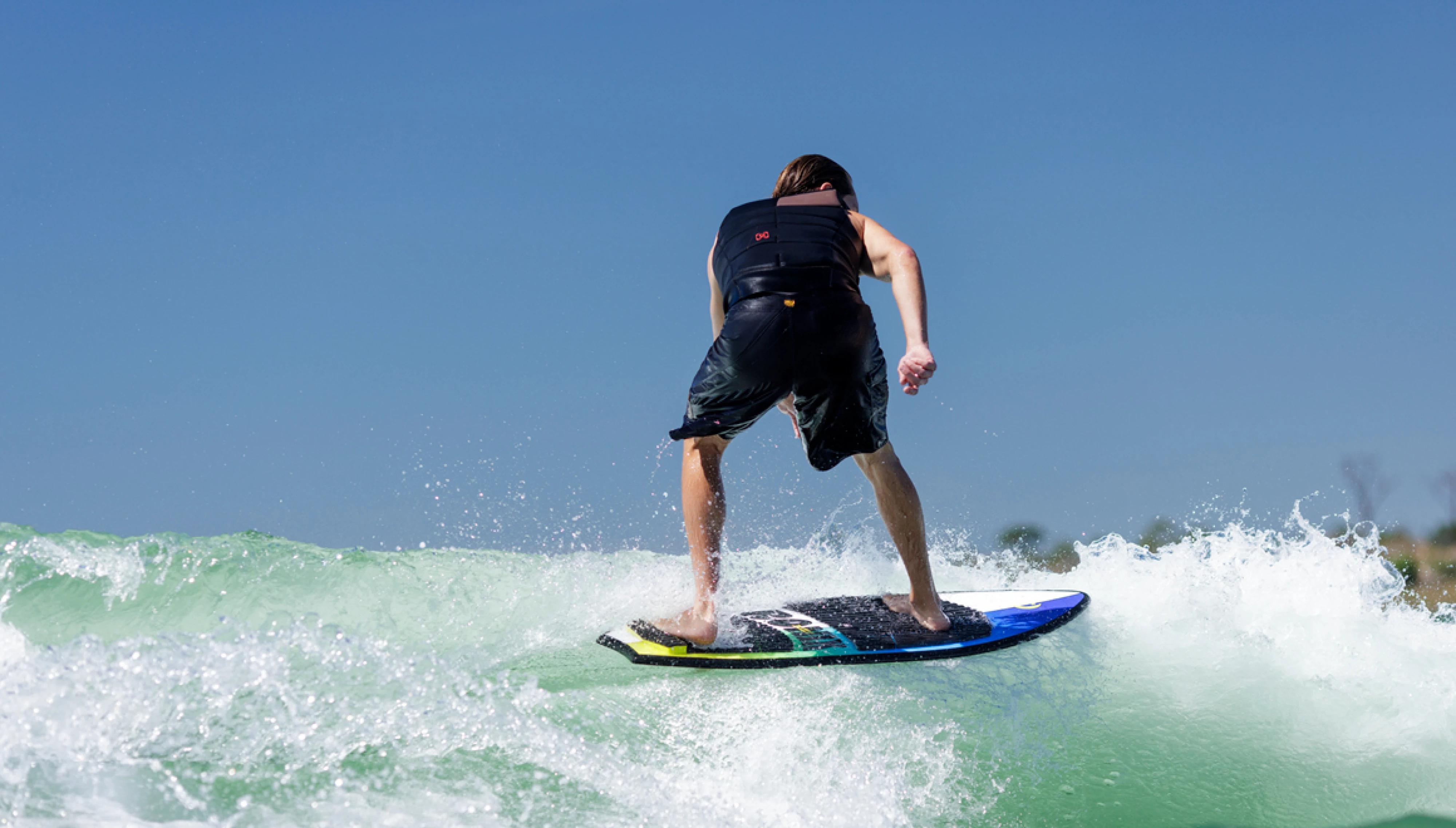 RNX25_ProductGallery_1160x660_Brightside2