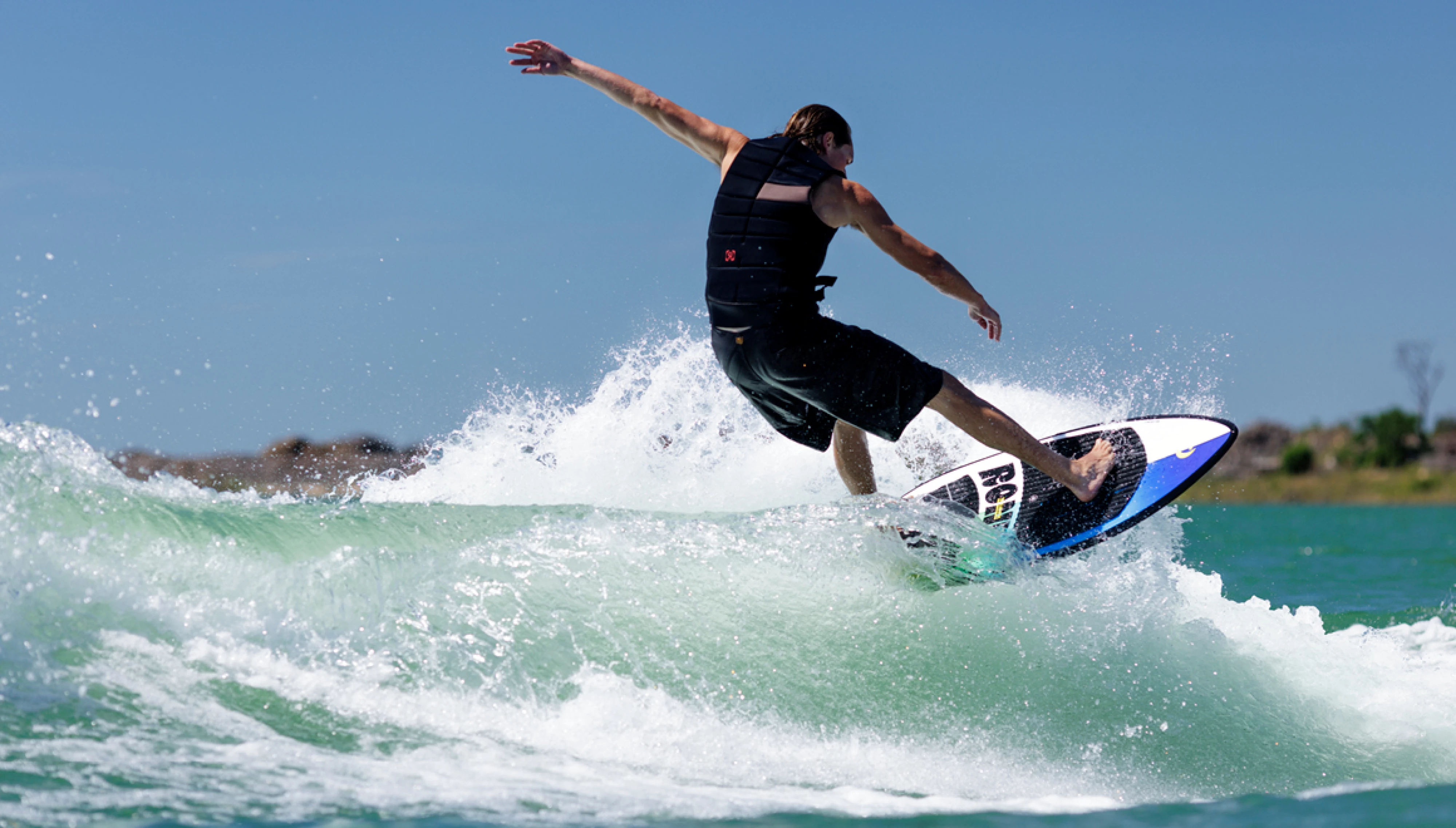 RNX25_ProductGallery_1160x660_Brightside4