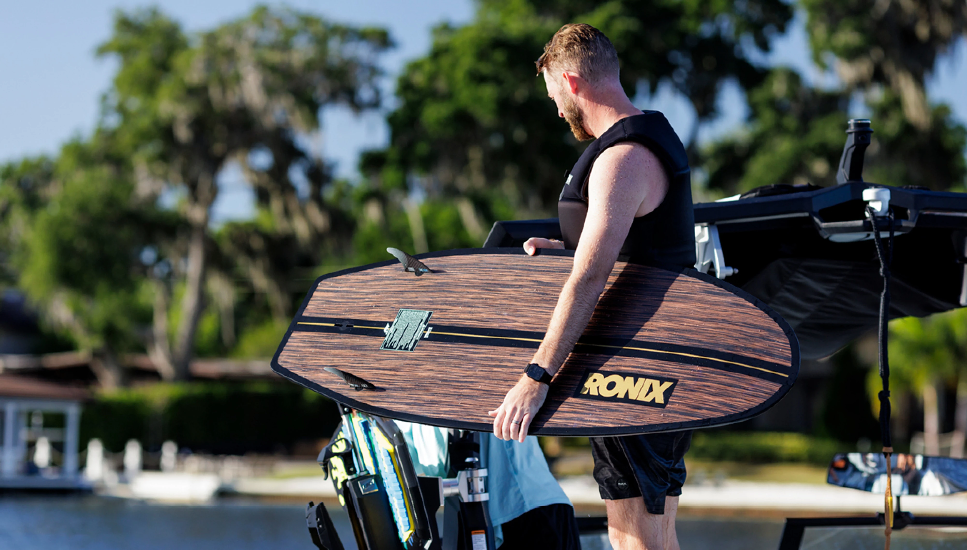 RNX25_ProductGallery_1160x660_WavekingSkimmer5