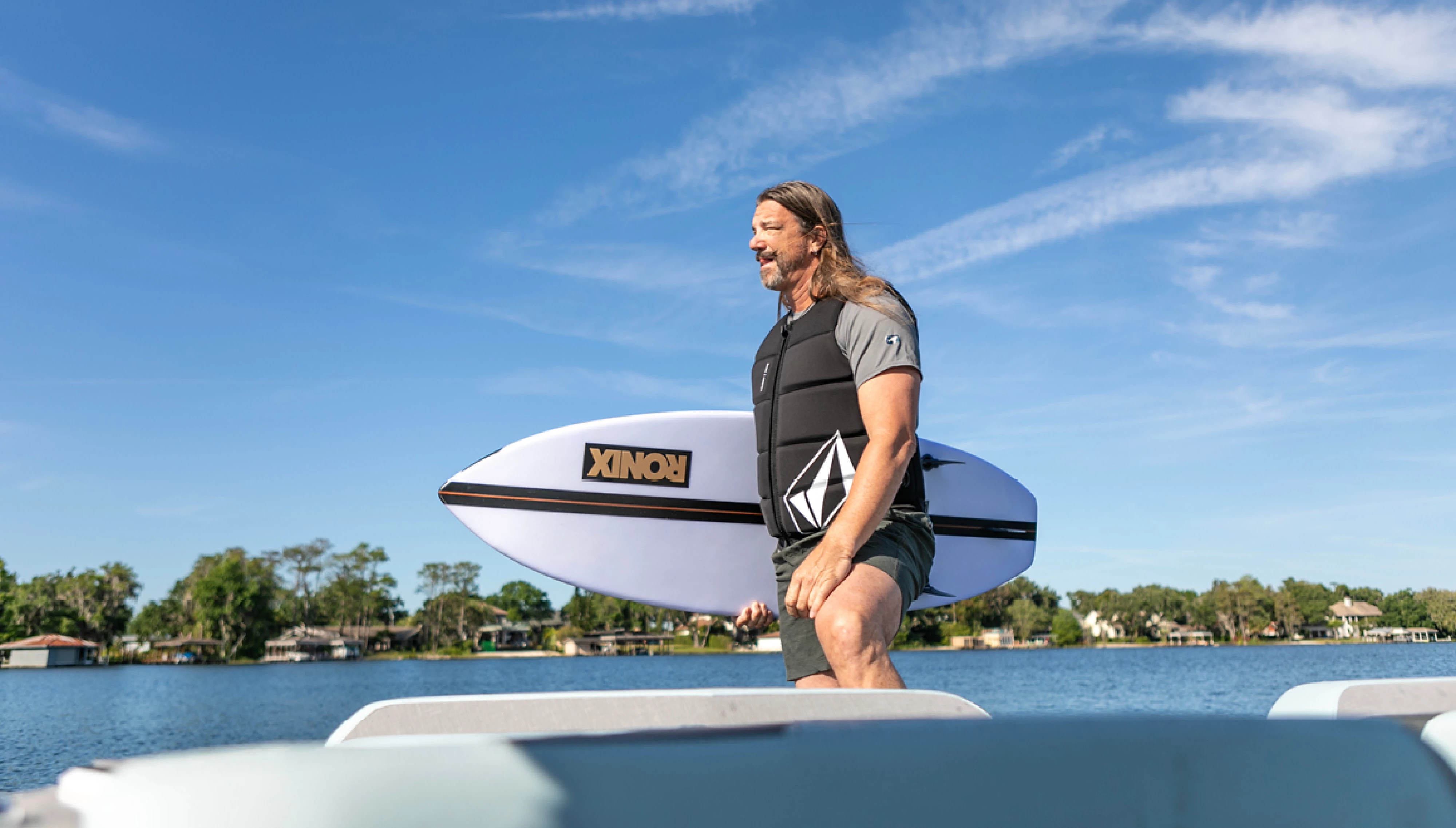 RNX25_ProductGallery_1160x660_WavekingSurfer