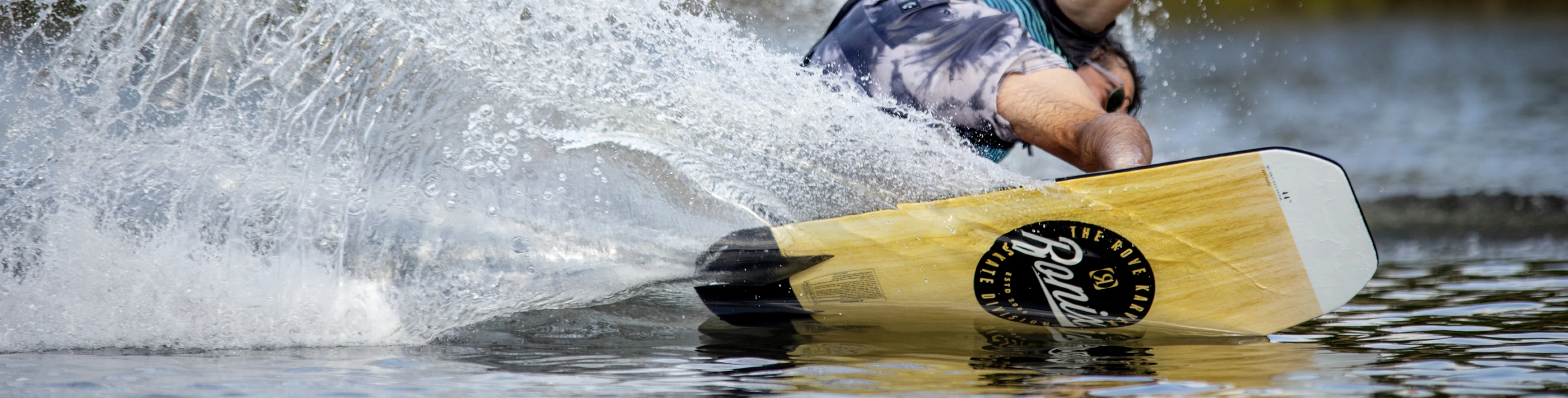 WAKESKATES FINS BANNER