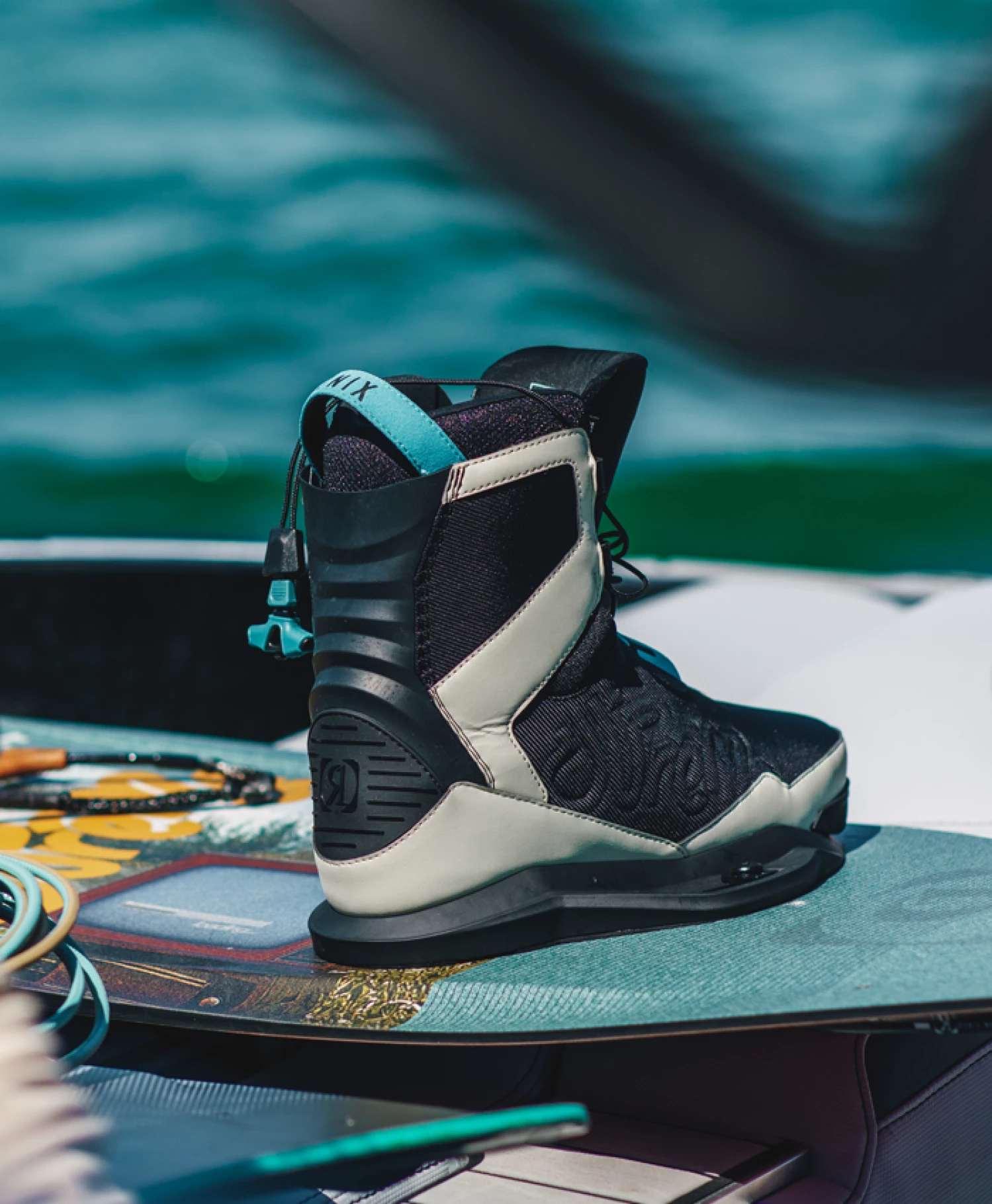 https://ronixwake.com/asset/68a3658f99b8b/RONIX-BOOT-SUPREME-2026-ACTION.png