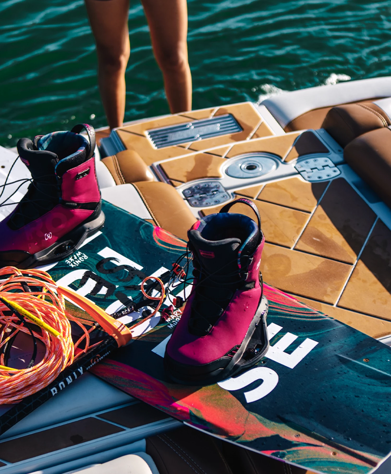 https://ronixwake.com/asset/68a5f5a309caf/RONIX-WAKEBOARDS---RISE---98.png