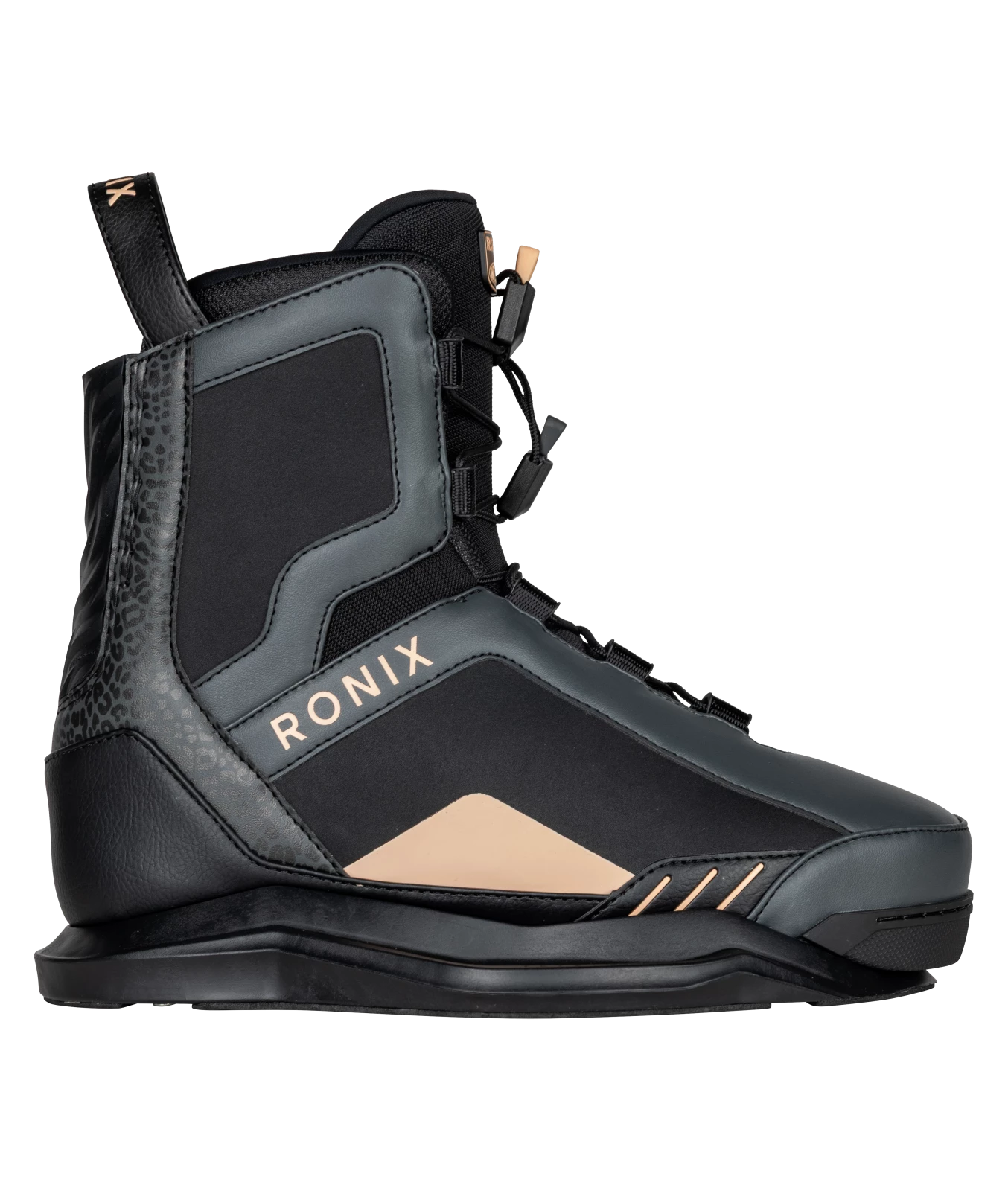 RONIX-WAKEBOARD-WOMENS-BOOT-RISE-RIGHT-SPINNING-1
