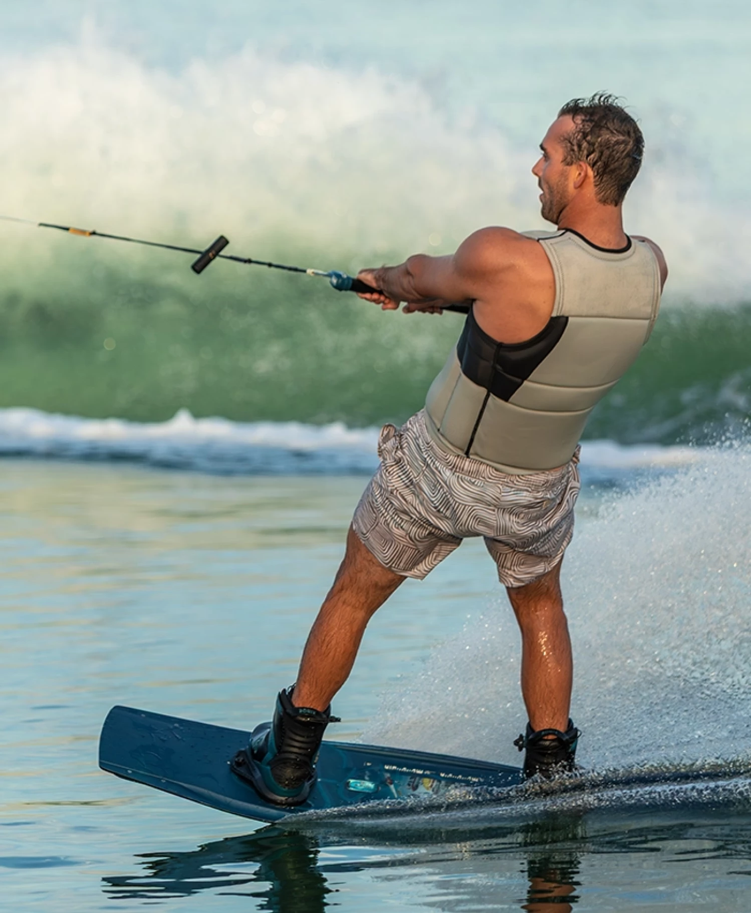 https://ronixwake.com/asset/6a6396fc64cde/RONIX-COLLECTION-SUPREME-SPOTLIGHT-3.webp