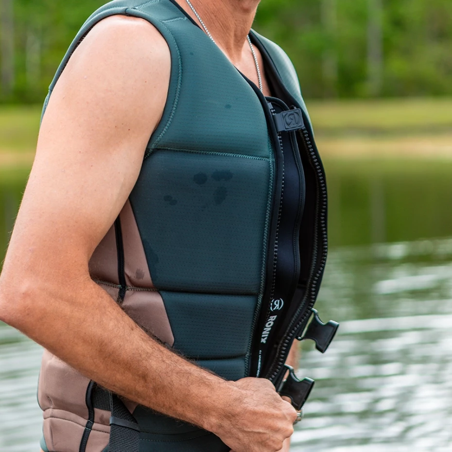 https://ronixwake.com/asset/6a6a8a0cf1576/NATURES-NEOPRENE.webp